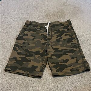 Old Navy Men's Green Camo Cargo Shorts